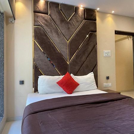 Osi Apartments Bandra West Мумбаи Экстерьер фото