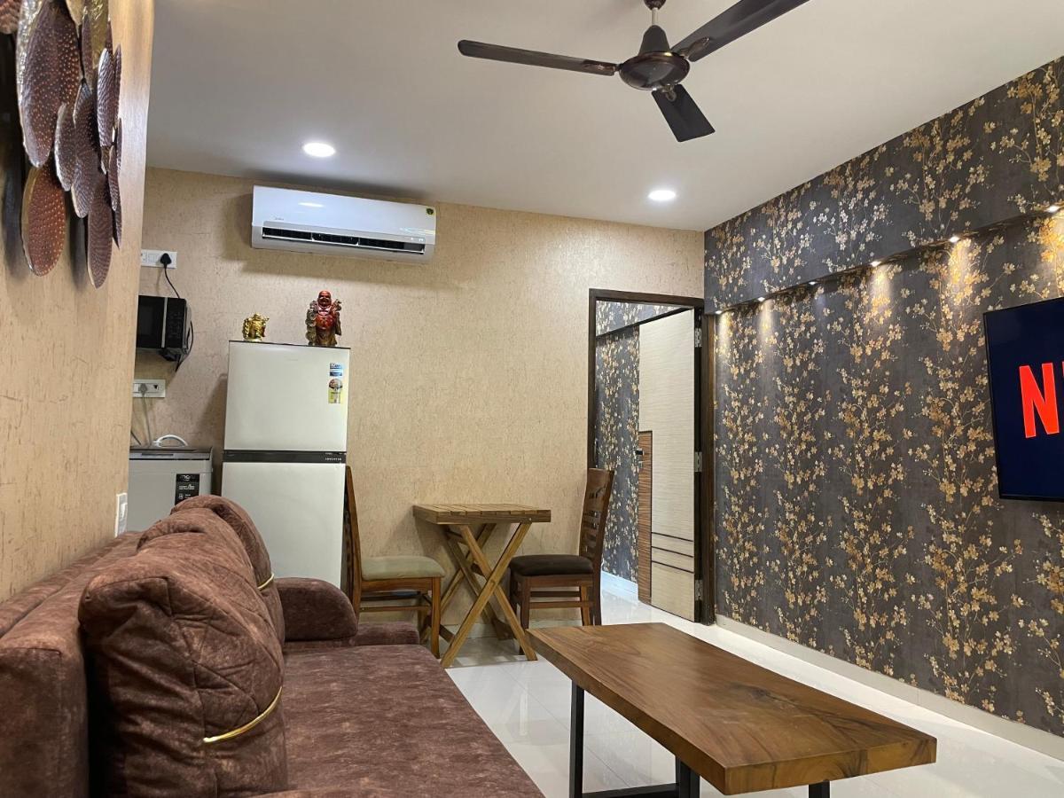 Osi Apartments Bandra West Мумбаи Экстерьер фото