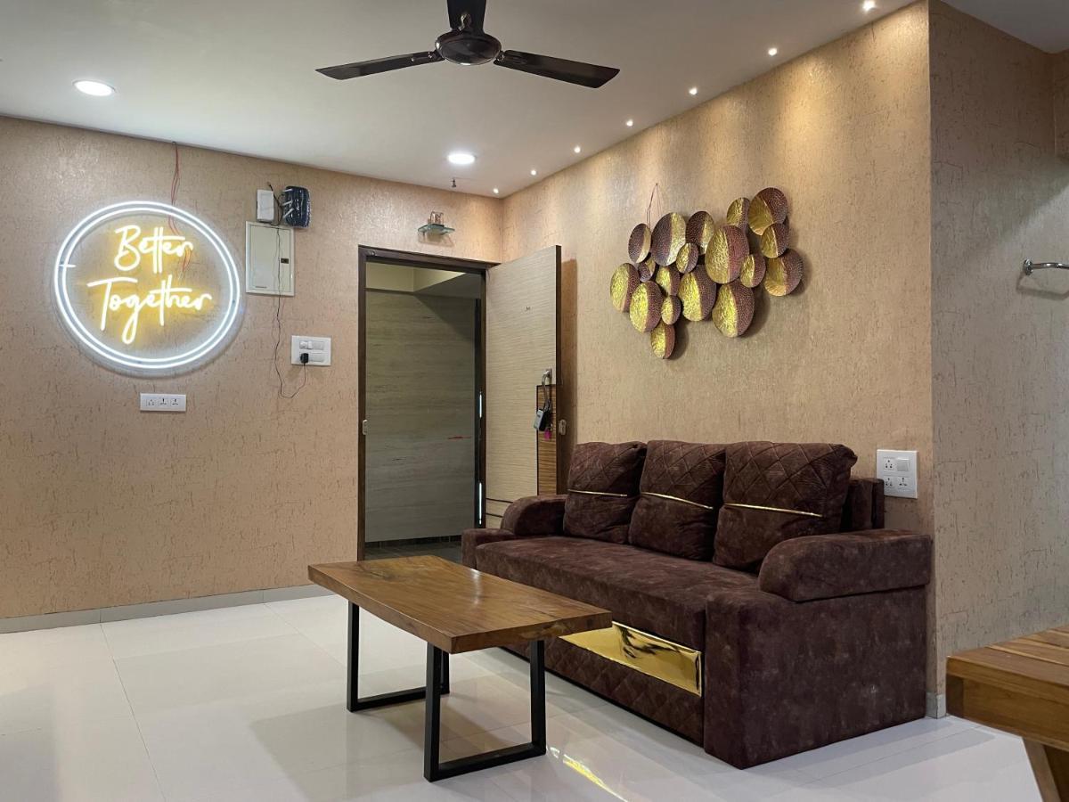 Osi Apartments Bandra West Мумбаи Экстерьер фото