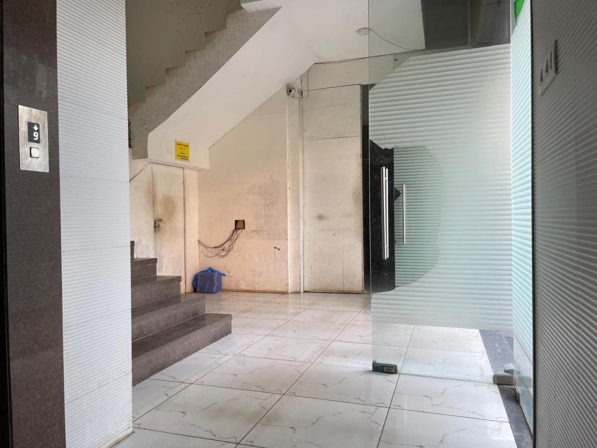 Osi Apartments Bandra West Мумбаи Экстерьер фото