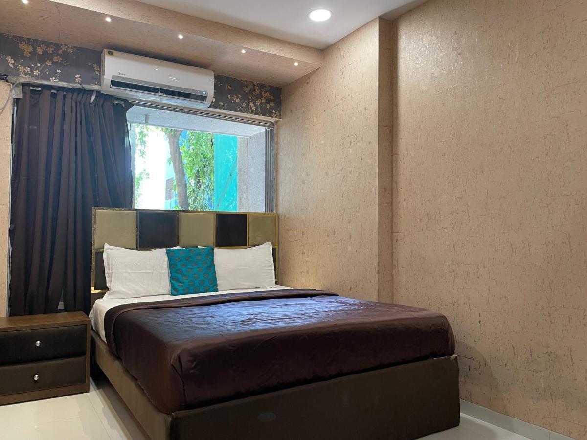 Osi Apartments Bandra West Мумбаи Экстерьер фото